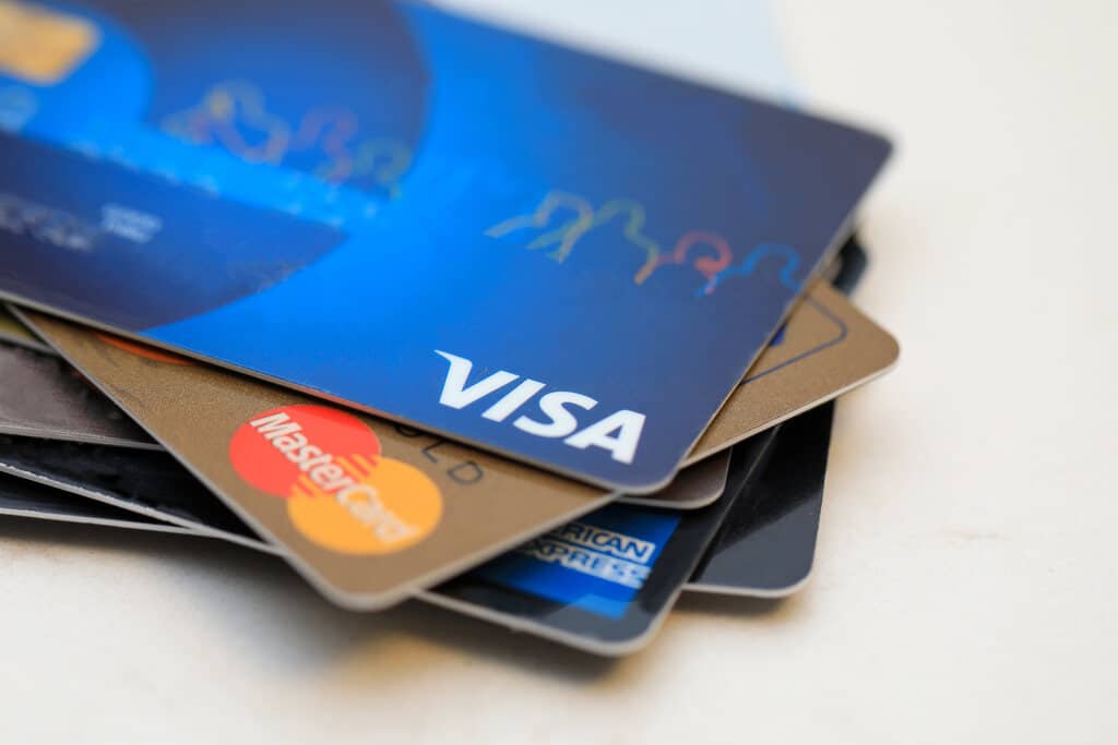 הלמ”ס: עלייה של 3.3% ברכישות כרטיסי אשראי; ירידה של כ-5% על ביגוד והנעלה