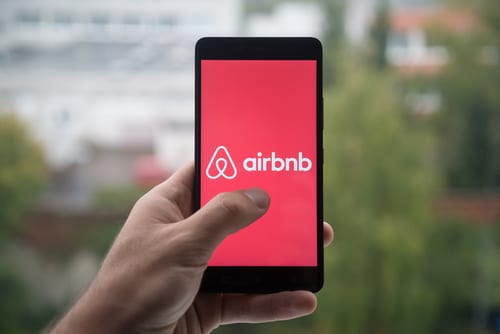 ברצלונה נגד Airbnb: תאסור השכרת דירות לטווח קצר לתיירים
