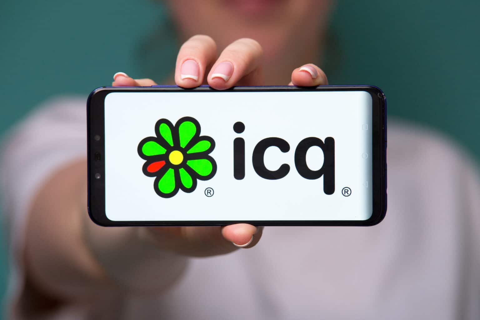 סופה של תקופה: תכנית המסרים ICQ נסגרת סופית אחרי כמעט 30 שנה   