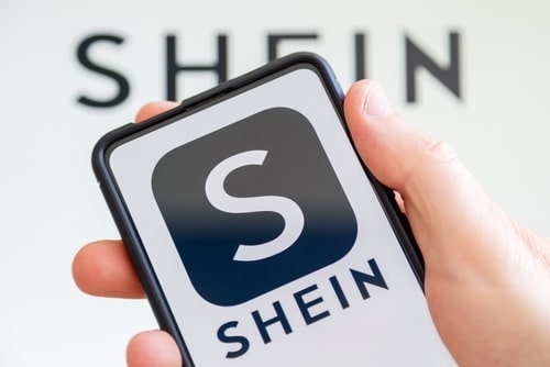 חרף הבטחותיה: הספקים של Shein עובדים לא פחות מ-75 שעות בשבוע