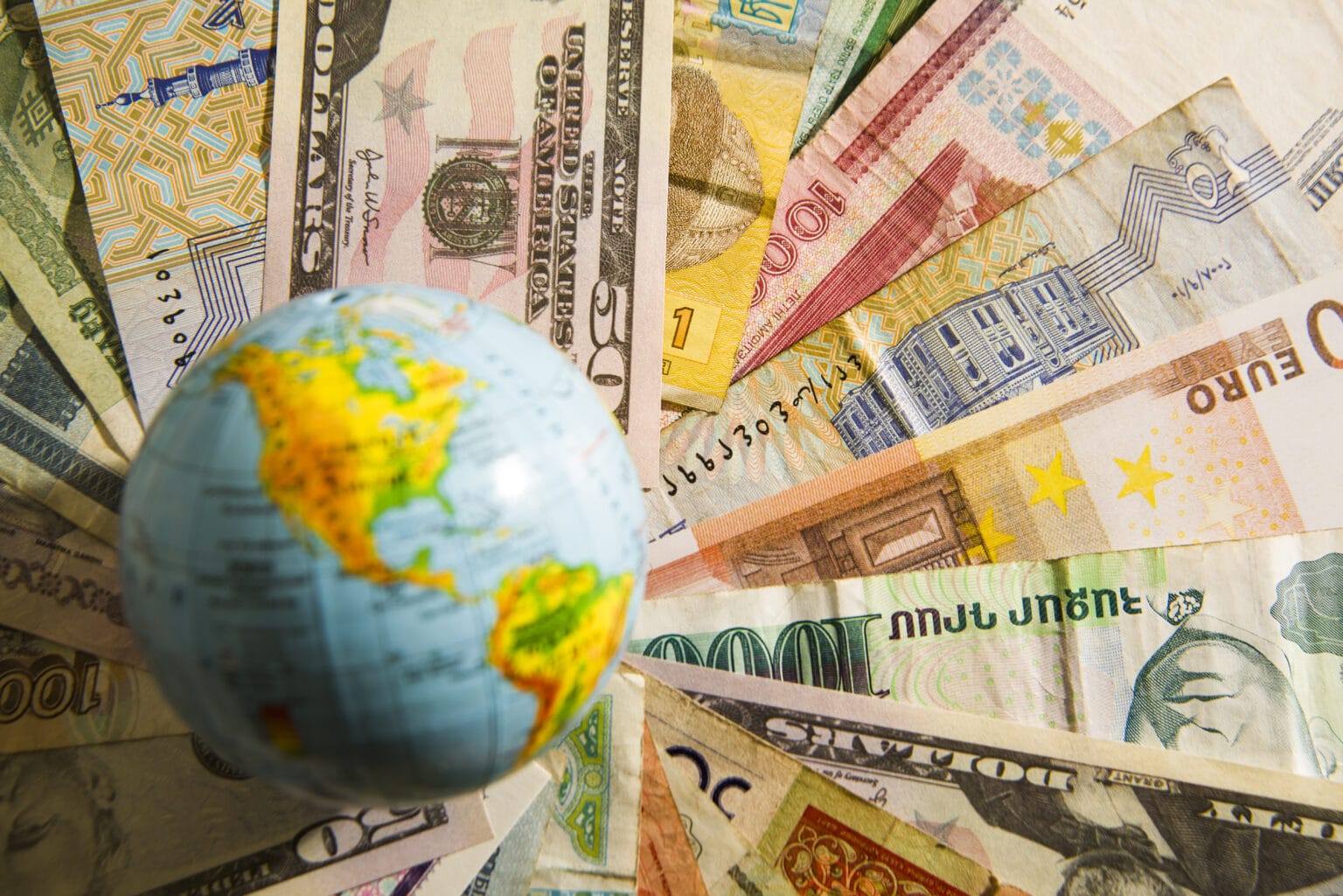 טובעים: החוב העולמי גדל השנה ל-315 טריליון דולר