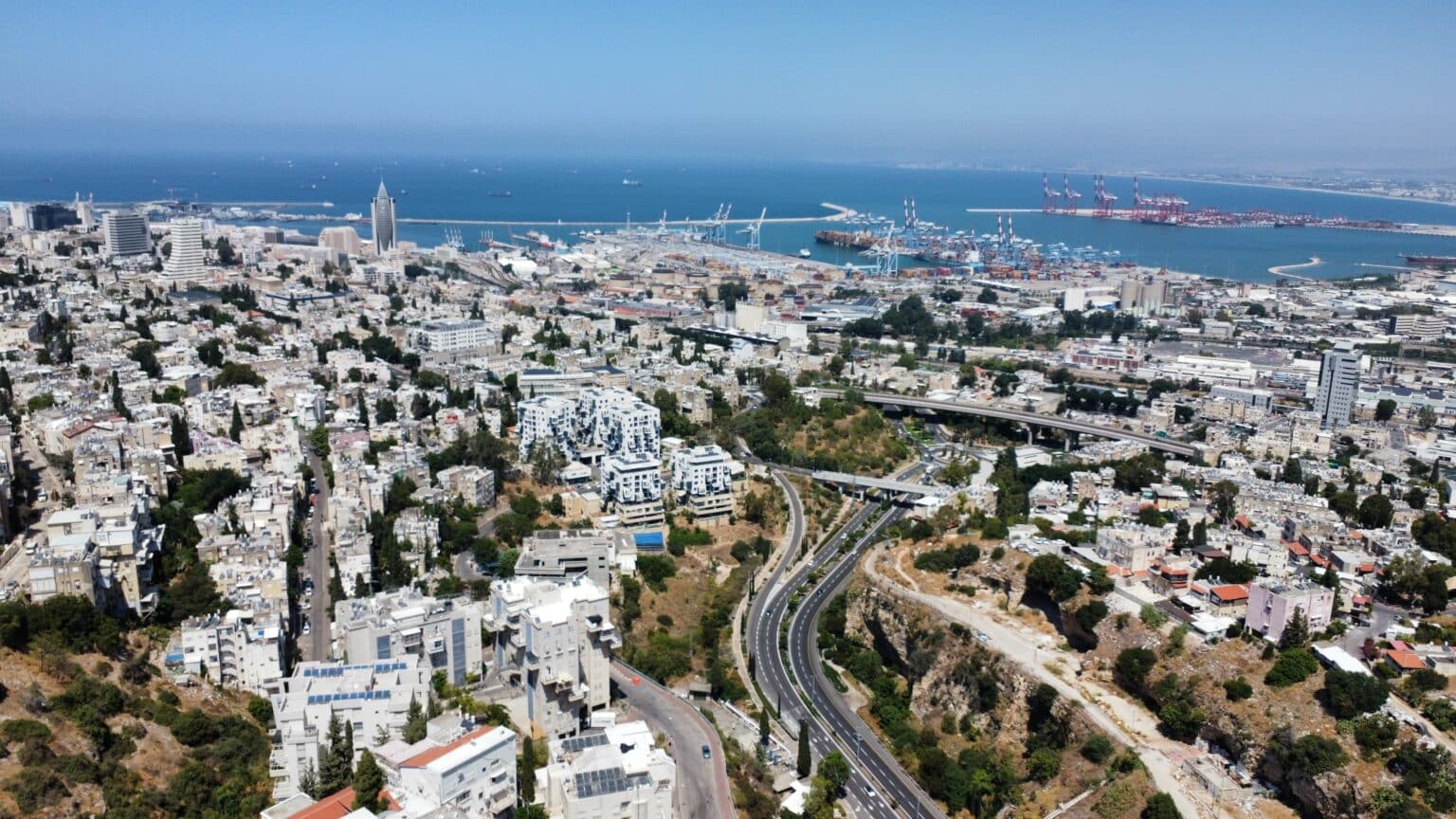 עיריית חיפה נגד משרד הבריאות: עתרה לבג"ץ בשל ההחלטה להעביר מהעיר את בית חולים 'כרמל'